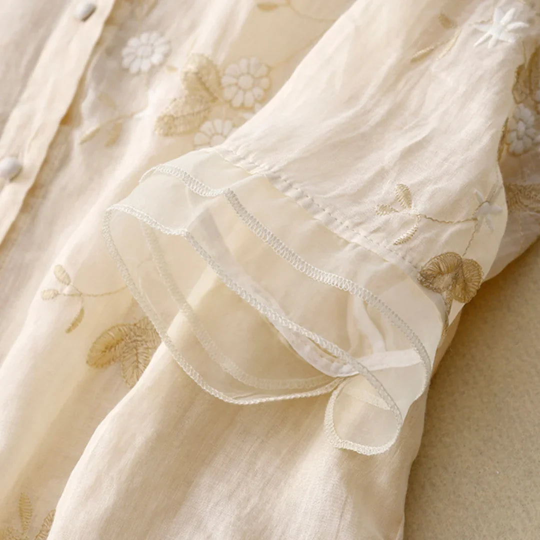 Laurienne⢠| Embroidered blouse