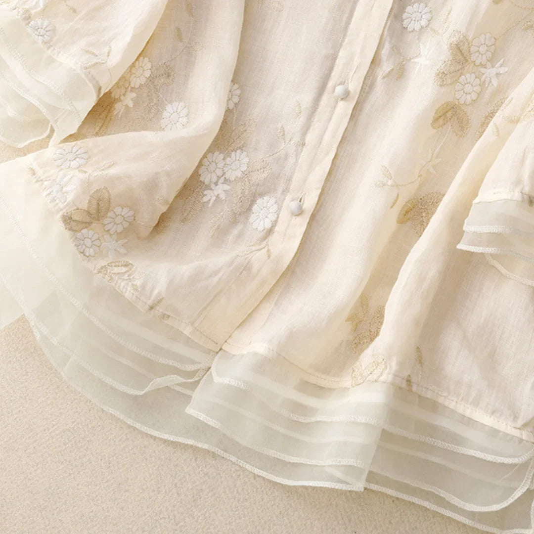 Laurienne⢠| Embroidered blouse