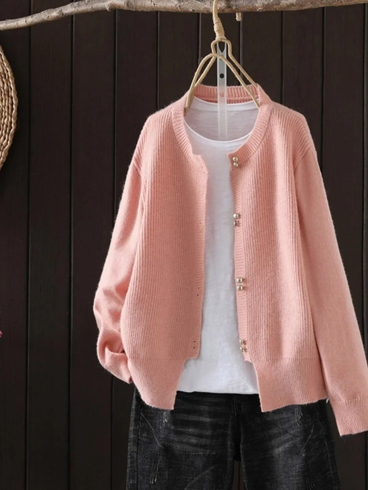 Eva | PEARL-BUTTON CARDIGAN