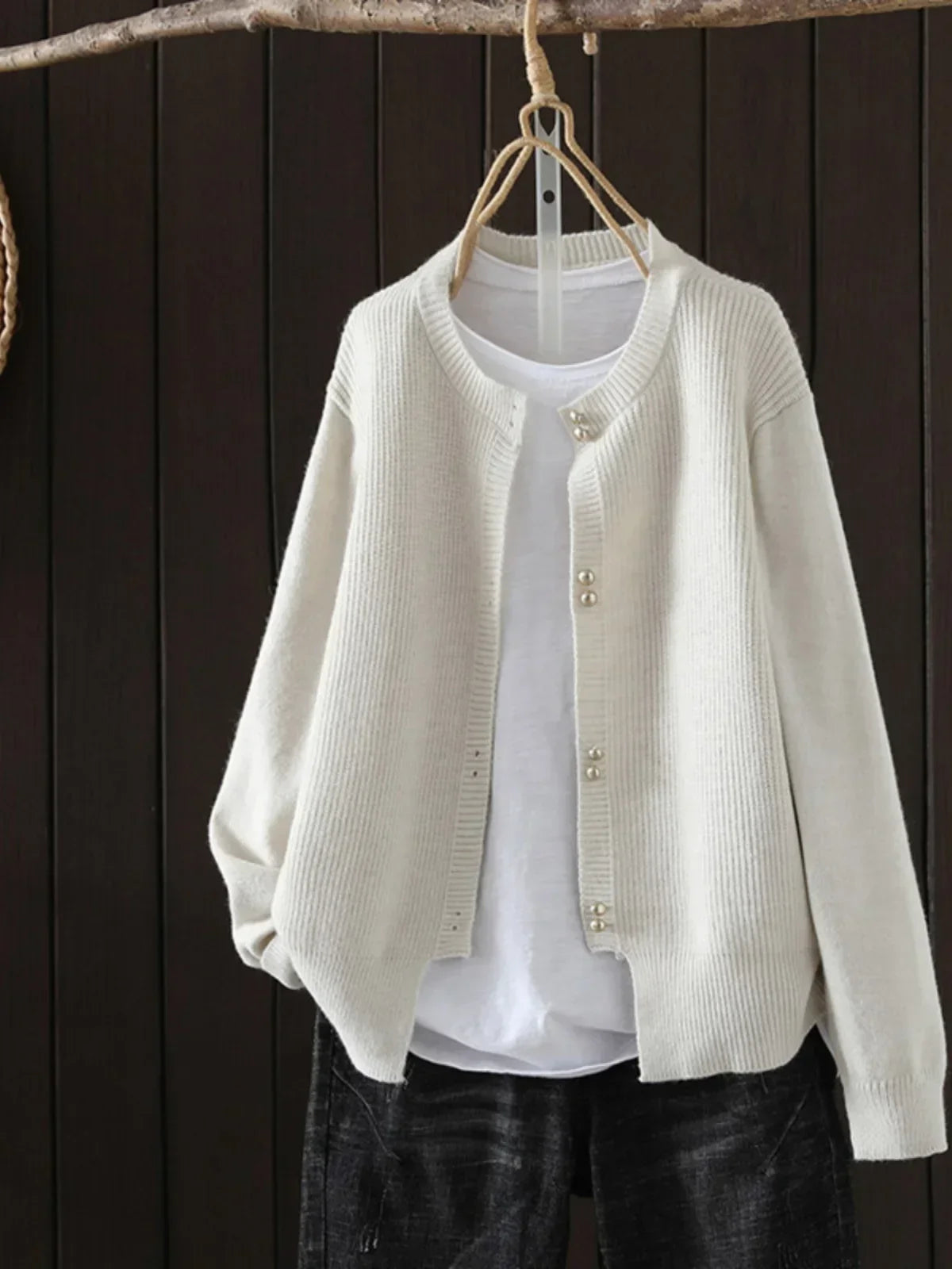 Eva | PEARL-BUTTON CARDIGAN